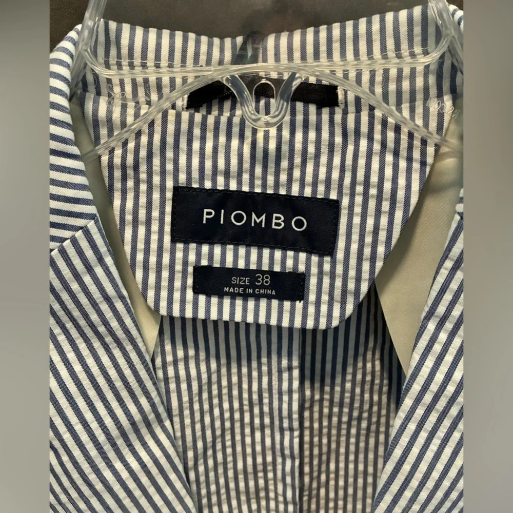 NWT Piombo Men’s Slim Fit Blue & White Cotton/Poly Pinstripe Blazer; Size 38
